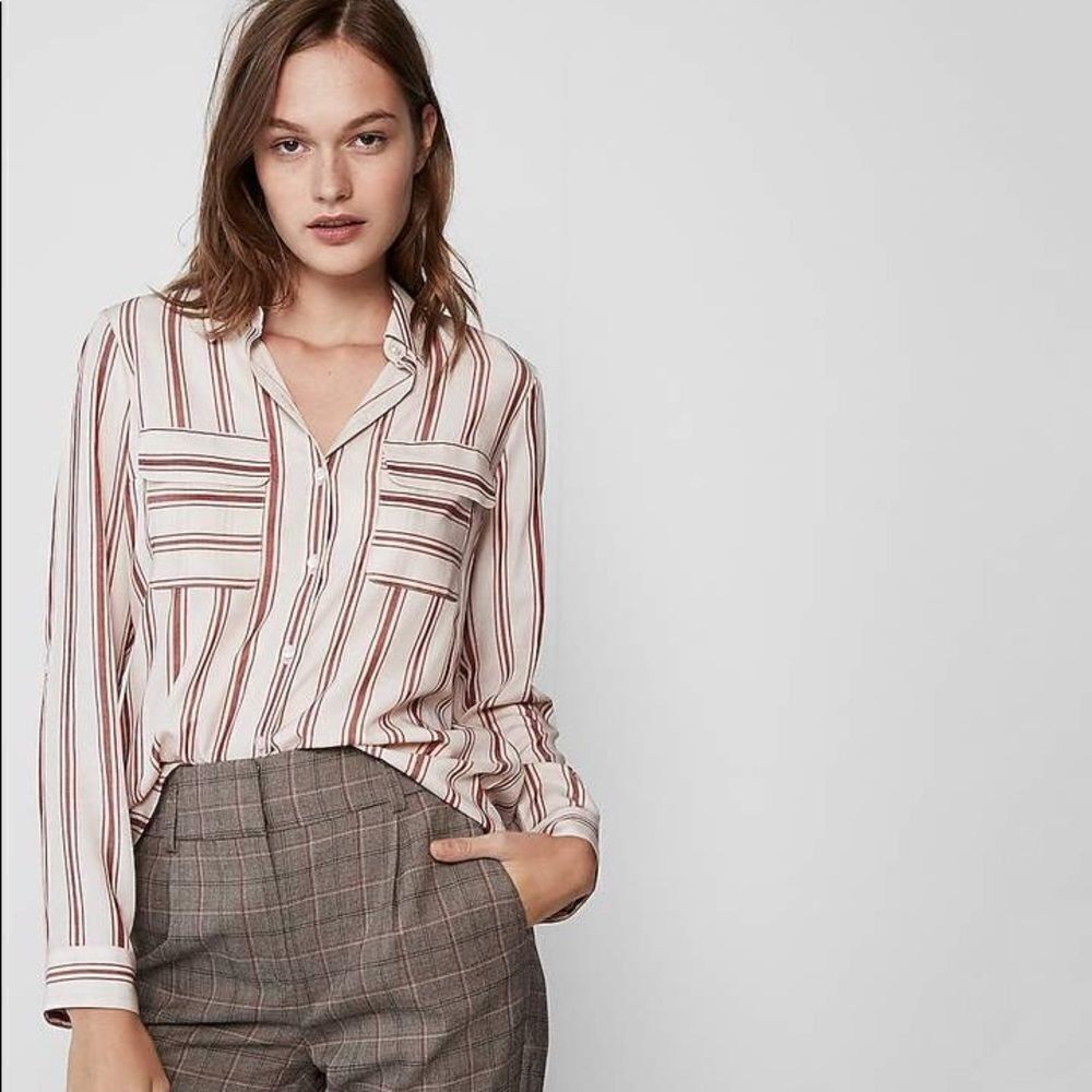 ✨ HP✨Stripe Button Front City Shirt✨